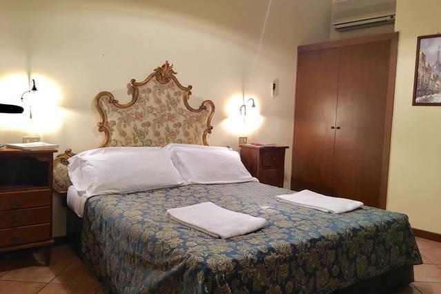 Flat In Piazza Duomo Milan Exterior photo